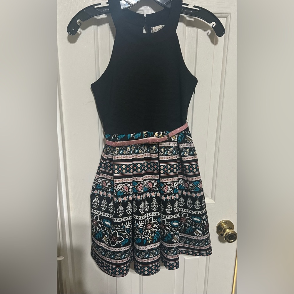 Girls sleeveless dress worn once